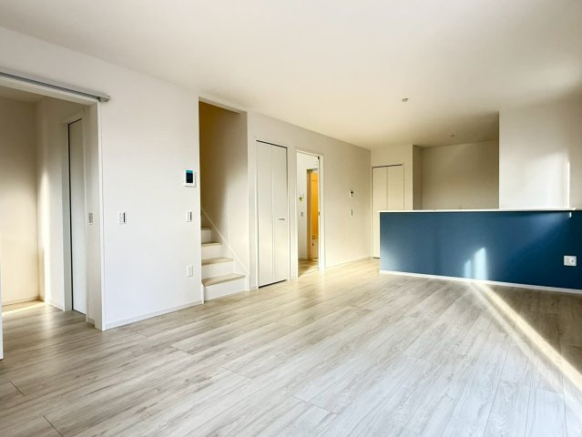 川越市むさし野1期　新築一戸建て　1号棟の居間・リビング|ゆったり過ごせる居間です