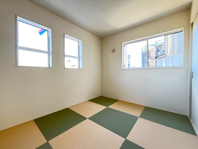 川口市安行領家　新築分譲　全３棟の和室|普段はお子様のキッズスペースとして、お昼の時は自分の趣味を楽しめる時間として広く活用できる和室スペース。