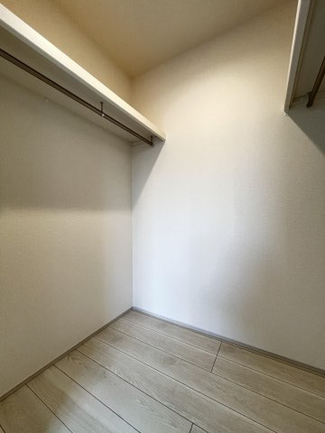 川口市安行領家　新築分譲　全３棟の収納|広さと使いやすさを両立。ウォークインクローゼットが、家族みんなの“しまう”をスマートに整えます