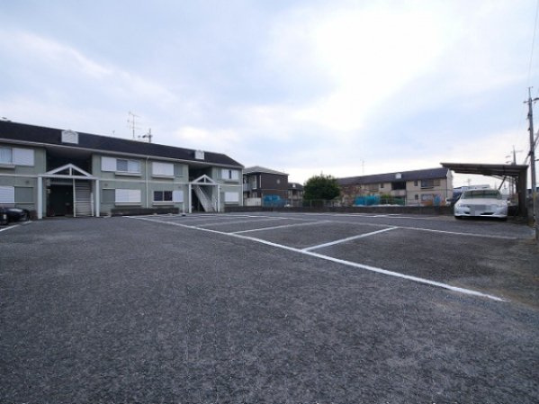 ラポールの駐車場