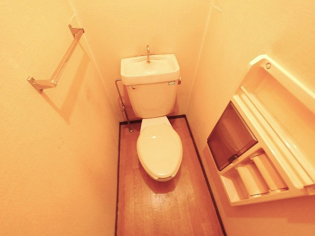 ラポールのトイレ|清潔感のあるトイレです