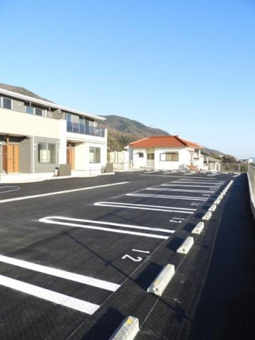 グラン・シャトレⅡの駐車場