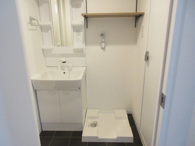 YKハイツ中崎の洗面所