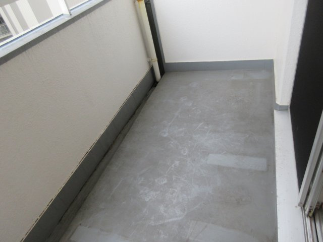 YKハイツ中崎のバルコニー