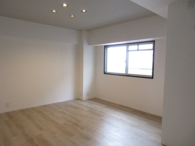 YKハイツ中崎の居間・リビング