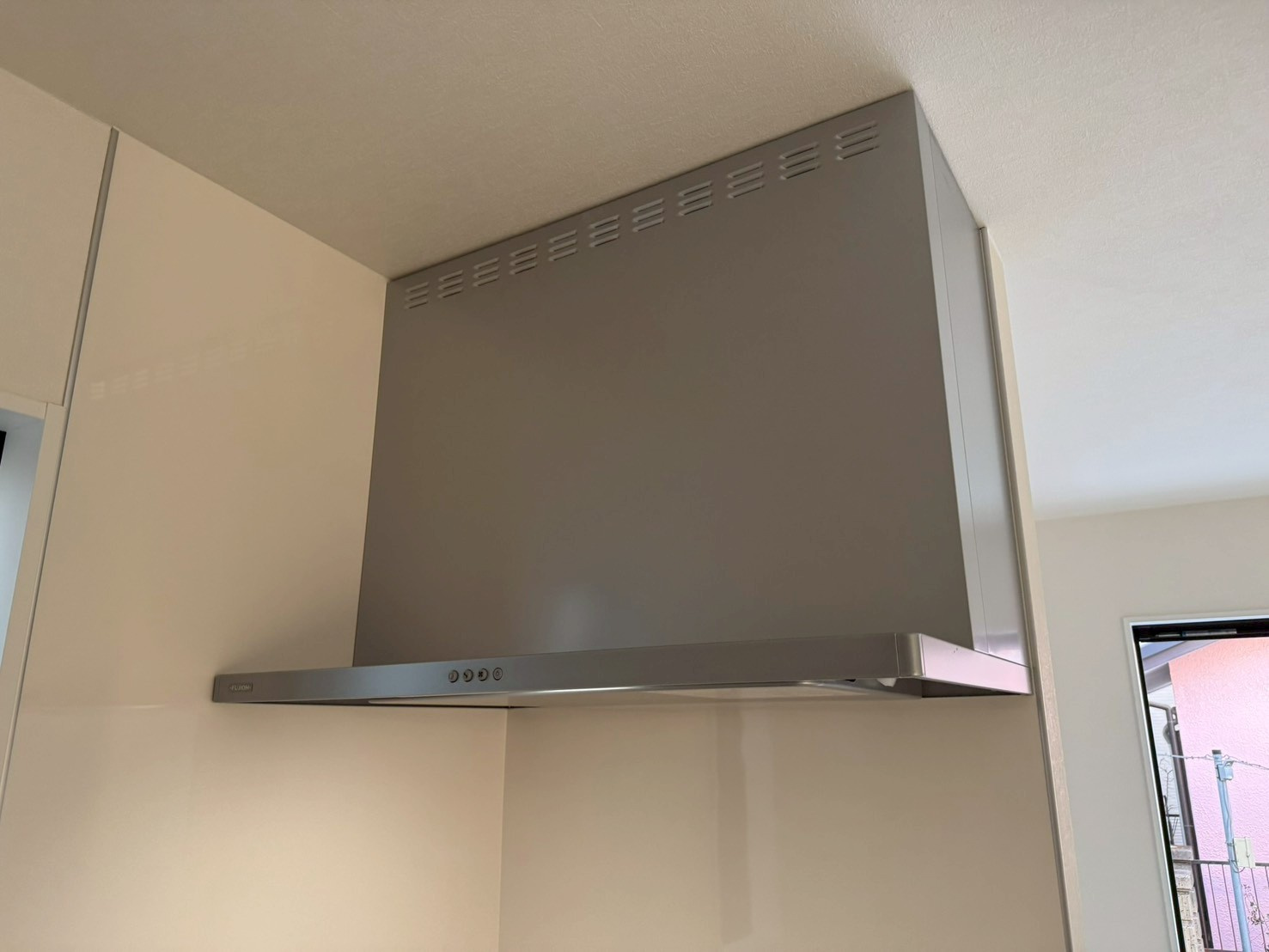 川越市むさし野2期　新築一戸建て　1号棟のキッチン|コンパクトなキッチンで掃除もラクラク