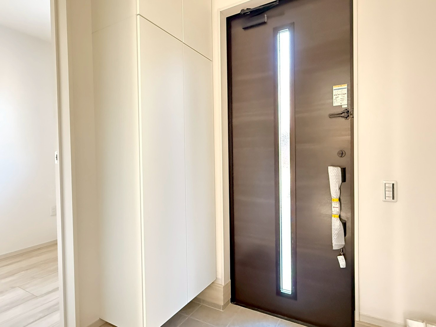 川越市むさし野2期　新築一戸建て　1号棟の玄関|収納もある玄関です