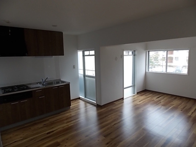 【居間・リビング】 | 桂尾山サンハイツ