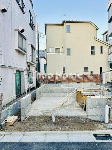 江戸川区下篠崎町新築分譲住宅の駐車場|カースペース