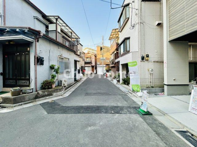 江戸川区下篠崎町新築分譲住宅の前面道路含む現地写真|全面道路