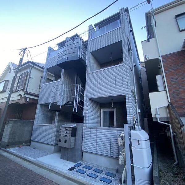 メルディア扇大橋の外観