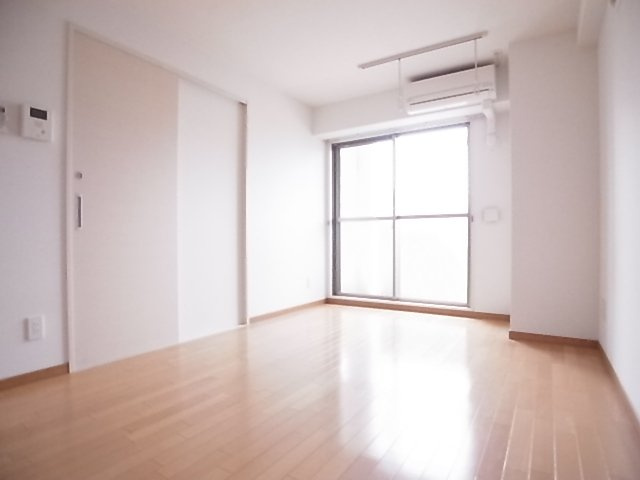 神戸市兵庫区永沢町４丁目の賃貸マンションの居間・リビング