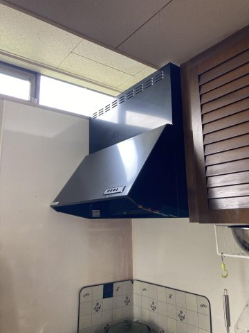 国分（白川）戸建てのキッチン|キッチン上部に窓がありとても明るくなっています。