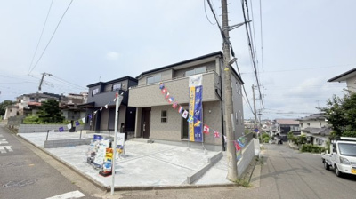 【前面道路含む現地写真】 | 伊勢原市八幡台二丁目　全３棟　新築住宅