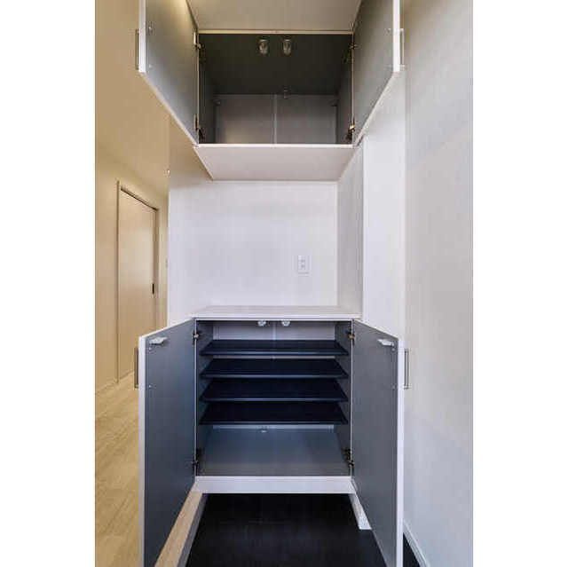 コンフォリア曳舟の玄関