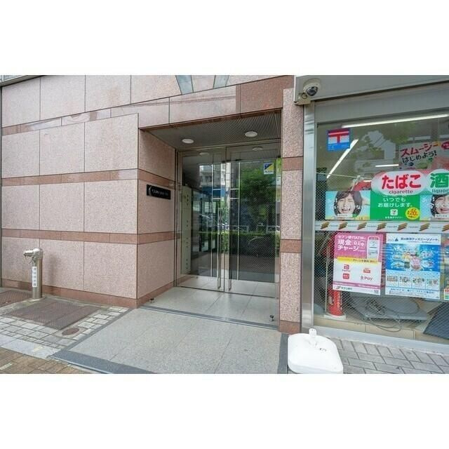 コンフォリア曳舟のエントランス