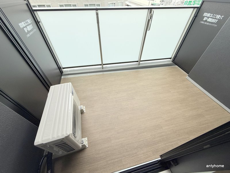 コンフォリア・リヴ本町WEST Ｑ　仲介手数料無料のバルコニー