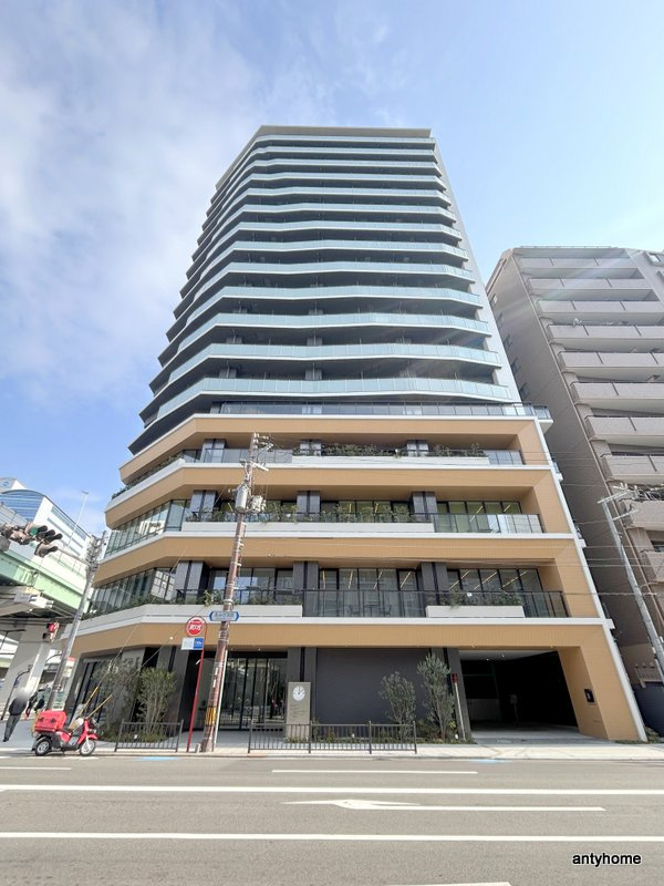 コンフォリア・リヴ本町WEST Ｑ　仲介手数料無料の外観