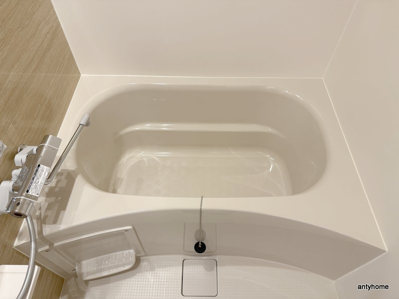 コンフォリア・リヴ本町WEST Ｑ　仲介手数料無料の浴室