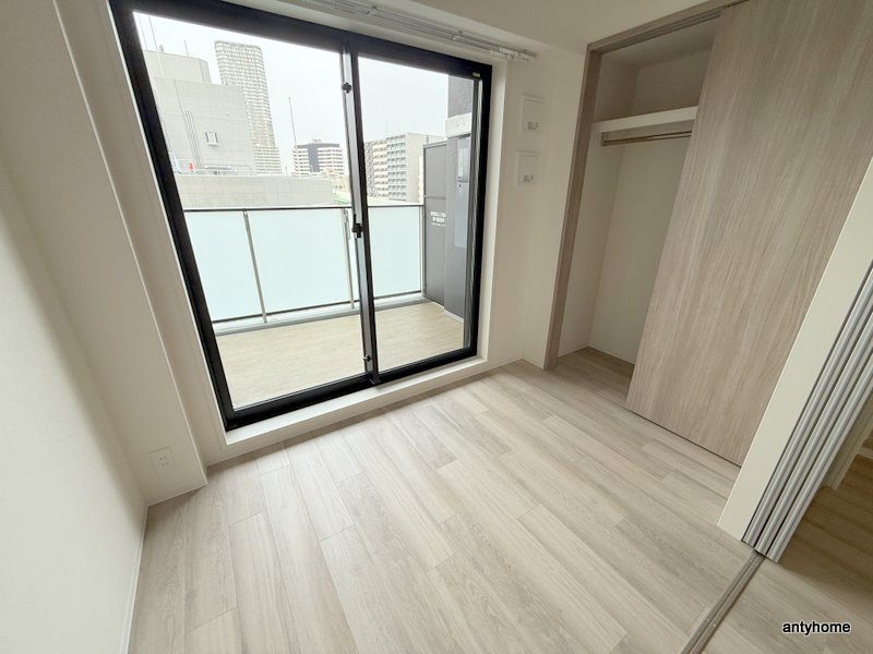 コンフォリア・リヴ本町WEST Ｑ　仲介手数料無料の寝室