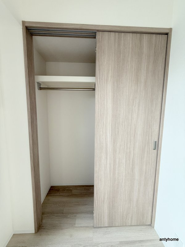 コンフォリア・リヴ本町WEST Ｑ　仲介手数料無料の収納