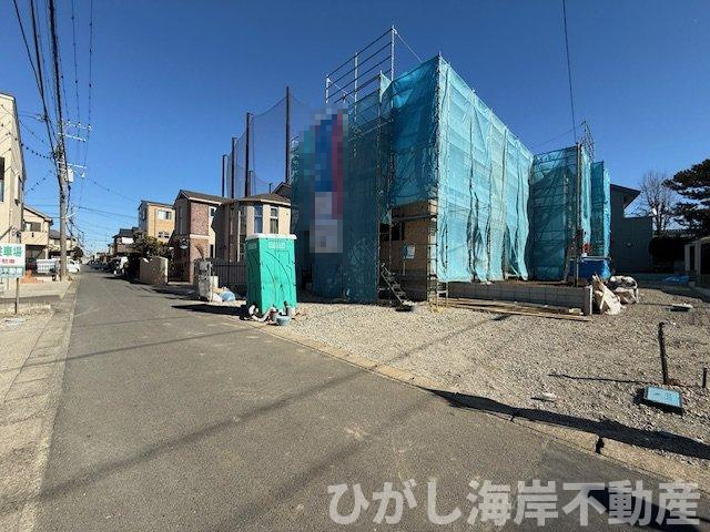 平塚市大神4丁目  新築戸建　全２棟の前面道路含む現地写真|1月23日撮影　建築中　現地外観