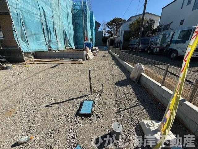 平塚市大神4丁目  新築戸建　全２棟の駐車場|1月23日撮影　外構工事中　駐車スペース