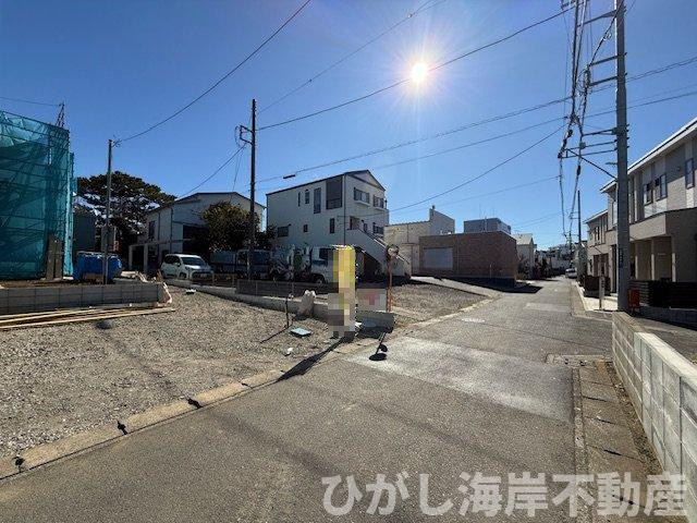 平塚市大神4丁目  新築戸建　全２棟の前面道路含む現地写真|1月23日撮影　建築中　現地外観