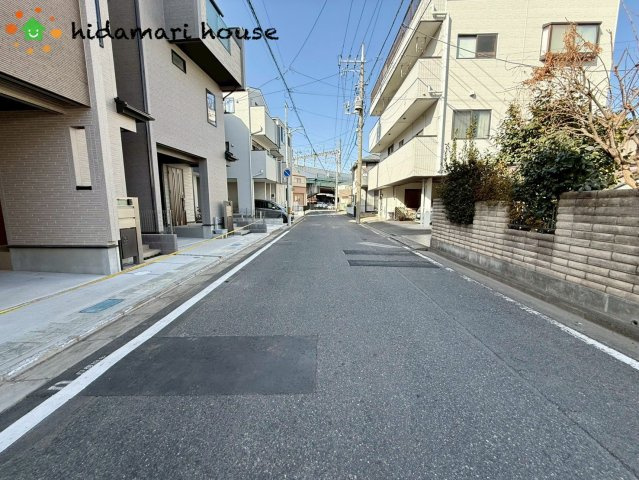 北区東大成町2丁目2期　新築戸建　ブルーミング02の前面道路含む現地写真