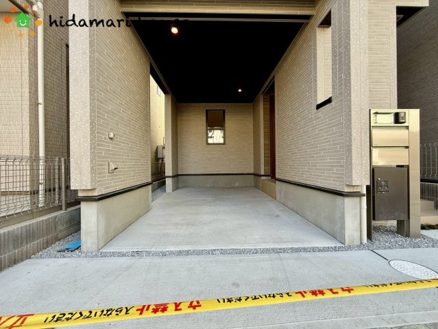 北区東大成町2丁目2期　新築戸建　ブルーミング02の駐車場