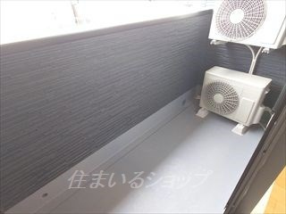 安芸高田市吉田町常友のアパートのバルコニー