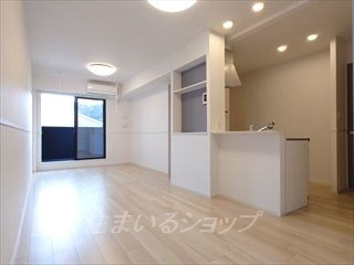 安芸高田市吉田町常友のアパートの居間・リビング|エアコン付き