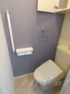 安芸高田市吉田町常友のアパートのトイレ|シャワートイレ