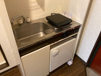 【キッチン】 | サンタハウス | IHコンロ貸出・ミニ冷蔵庫付き