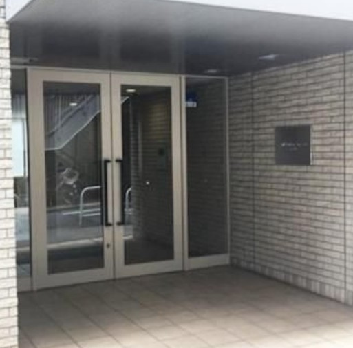 ニューシティアパートメンツ亀戸のエントランス