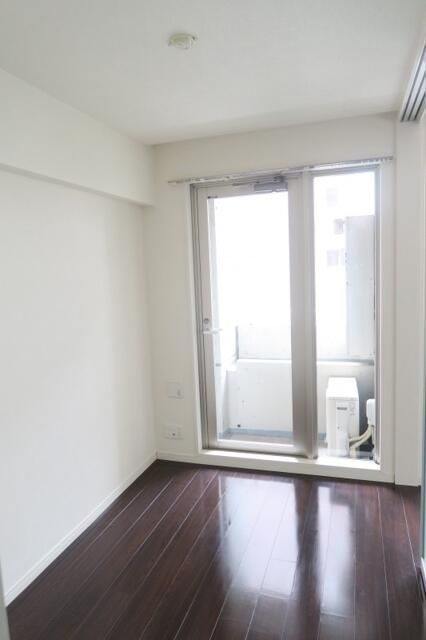 ハイリーフ上野の洋室