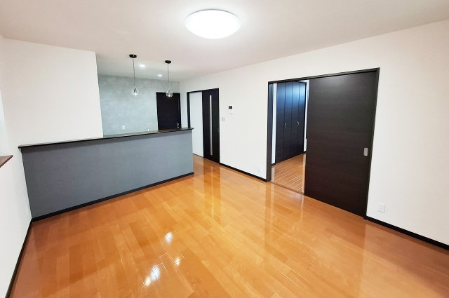 堺市中区東山　中古戸建の居間・リビング