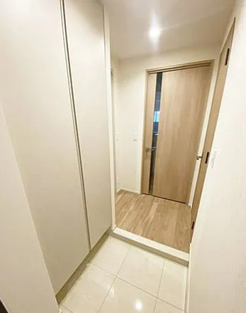 プラネソシエプラス桜台の玄関