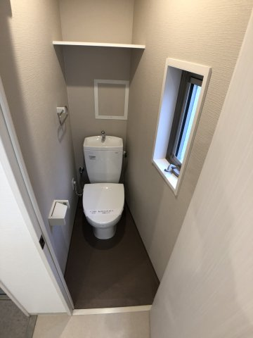 窓付きで換気に便利☆