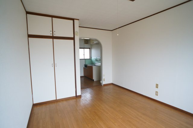 コーポ華の居間・リビング