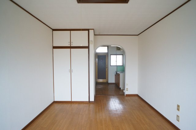 コーポ華の居間・リビング