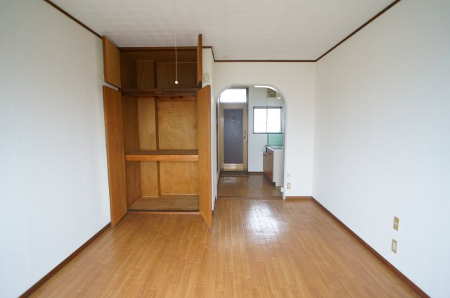 コーポ華の居間・リビング