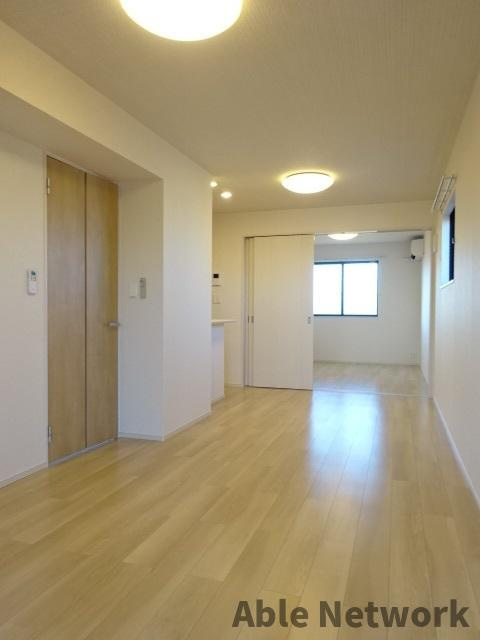 アムールⅡの居間・リビング|１０．８帖のLDK