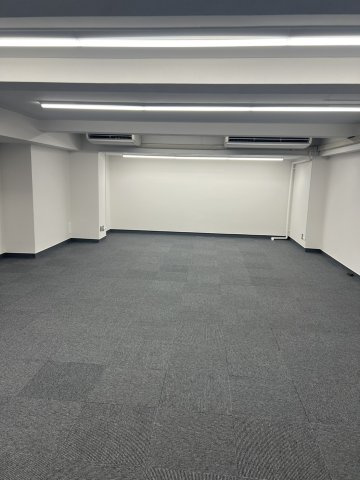 花岡ビルの内装