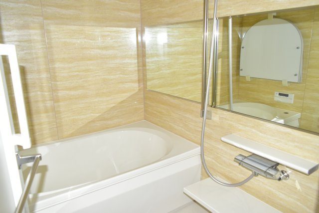 府中市緑町３丁目の中古マンションの浴室