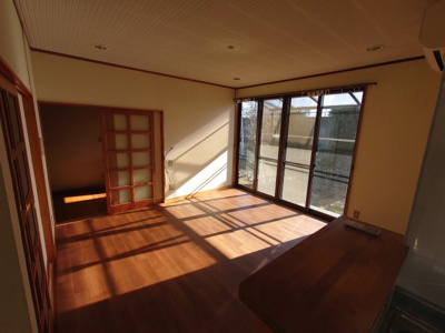 【居間・リビング】 | 岡芹1丁目戸建て