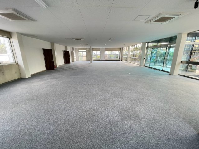 陣中町2丁目貸事務所の内装