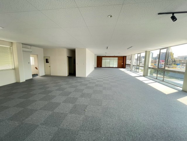 陣中町2丁目貸事務所の内装
