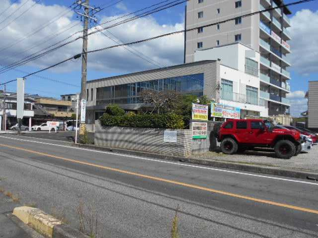 陣中町2丁目貸事務所の駐車場