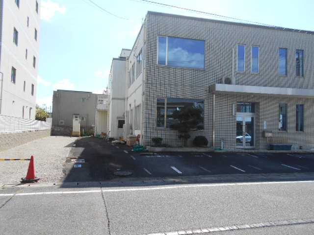 陣中町2丁目貸事務所の駐車場